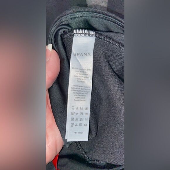 Spanx Faux Leather Moto Leggings High Waisted Ponte‎ Seamless Knit 7/8 Pant - Picture 6 of 10